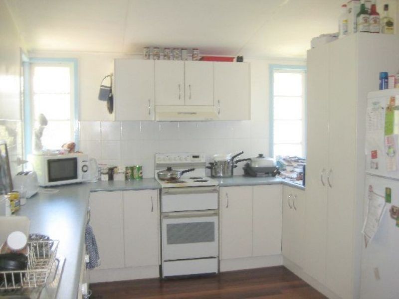 11 Gibson Crescent, Holland Park QLD 4121