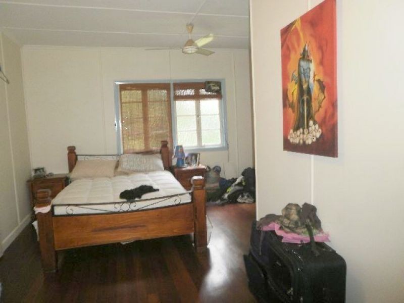 11 Gibson Crescent, Holland Park QLD 4121