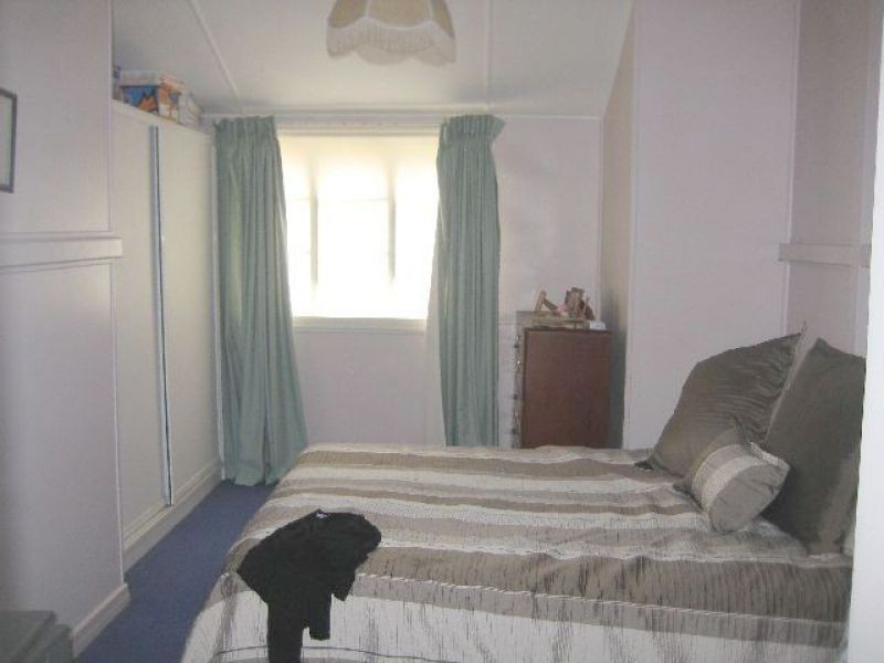 26 Ninth Avenue, Coorparoo QLD 4151