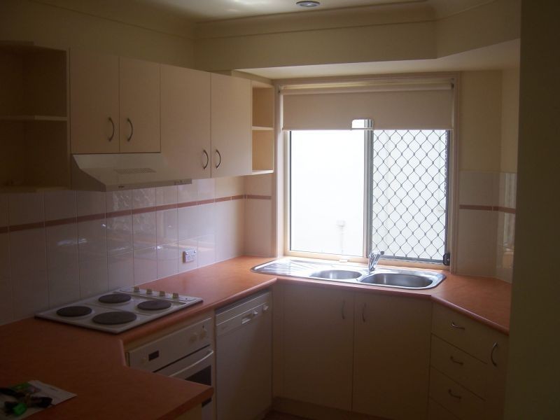 2, 24 Coyne Street, Sherwood QLD 4075