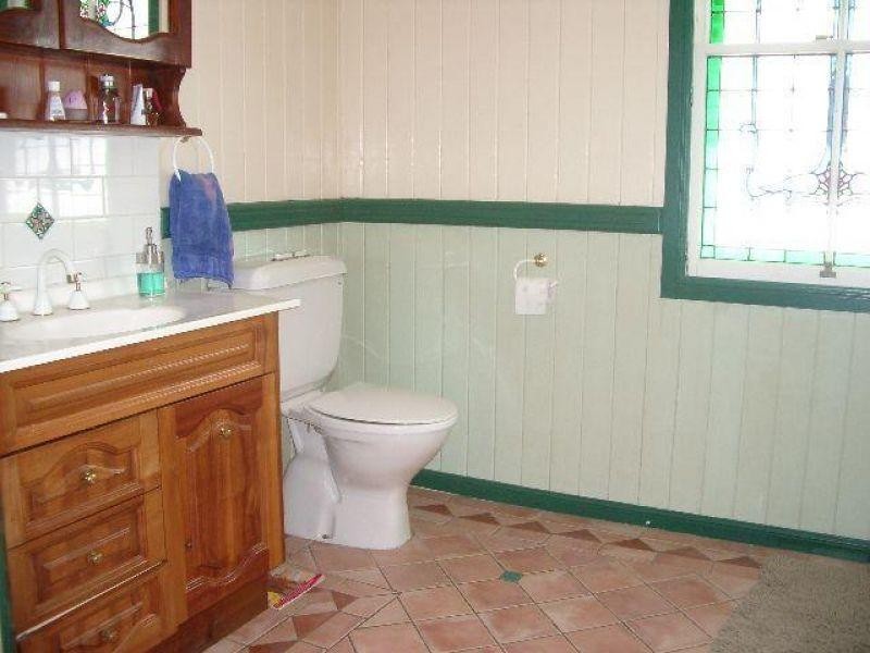 24 Nicholson Street, Greenslopes QLD 4120