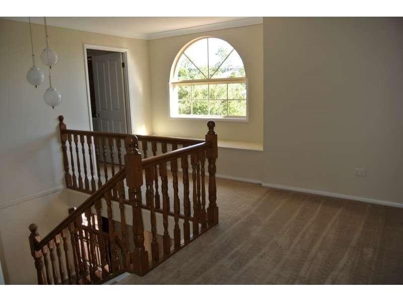 6 Hart Close, Brookfield QLD 4069