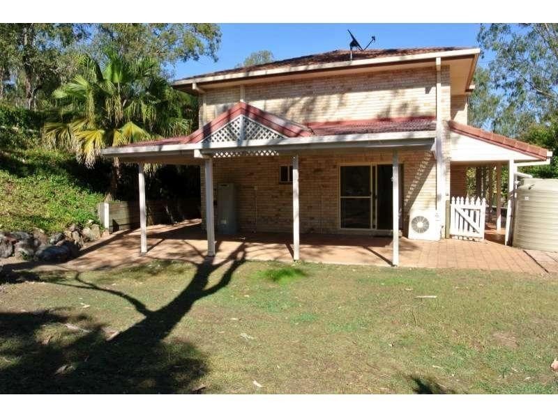 6 Hart Close, Brookfield QLD 4069