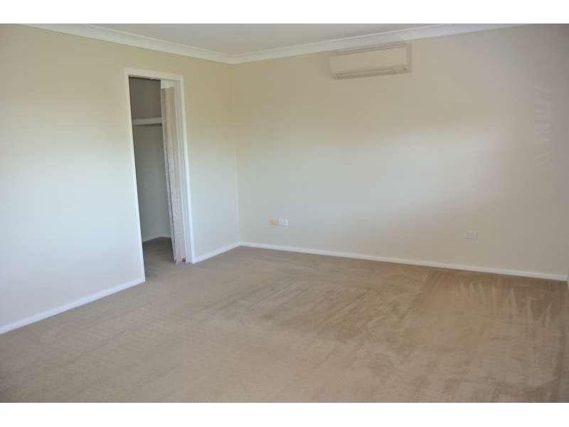 6 Hart Close, Brookfield QLD 4069