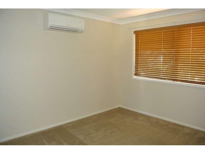 6 Hart Close, Brookfield QLD 4069