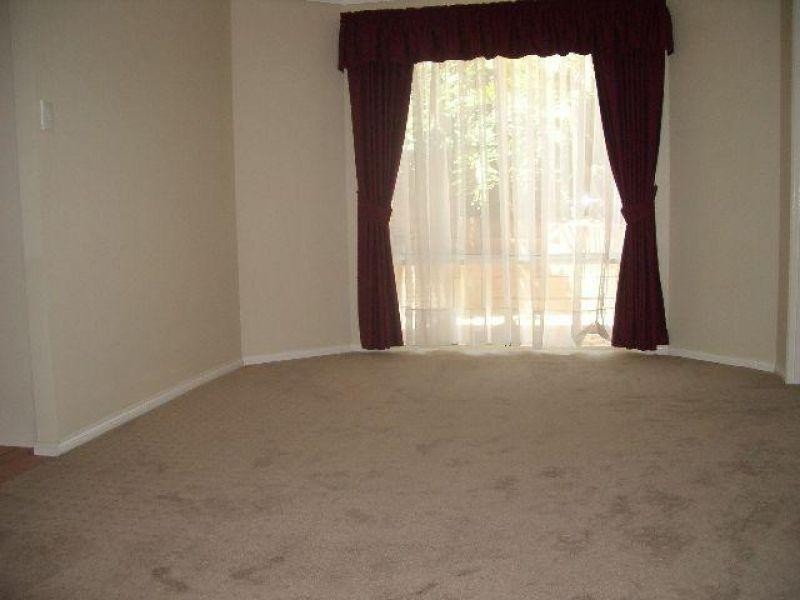 6 Hart Close, Brookfield QLD 4069