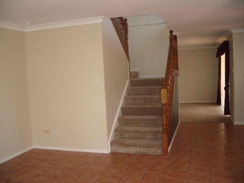 6 Hart Close, Brookfield QLD 4069