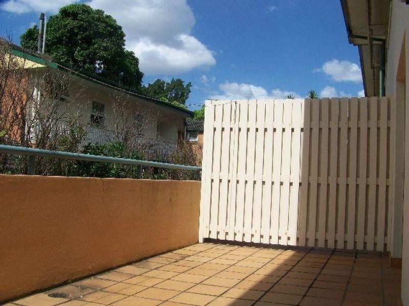 18/89 Scott Road, Herston QLD 4006