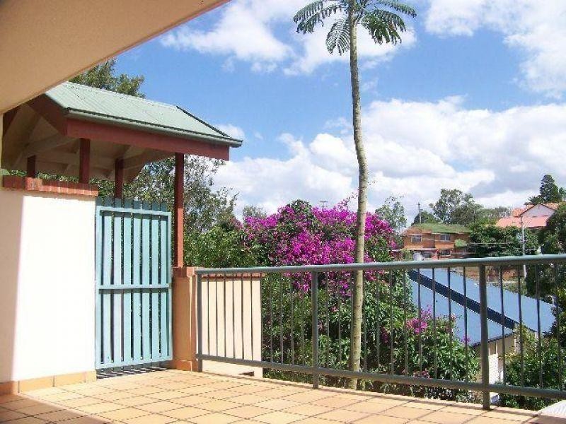 18/89 Scott Road, Herston QLD 4006