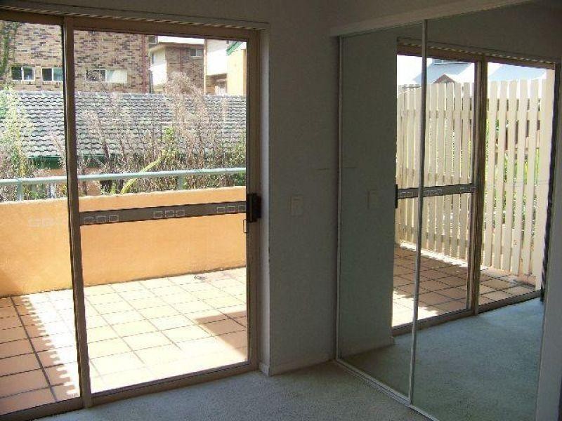 18/89 Scott Road, Herston QLD 4006