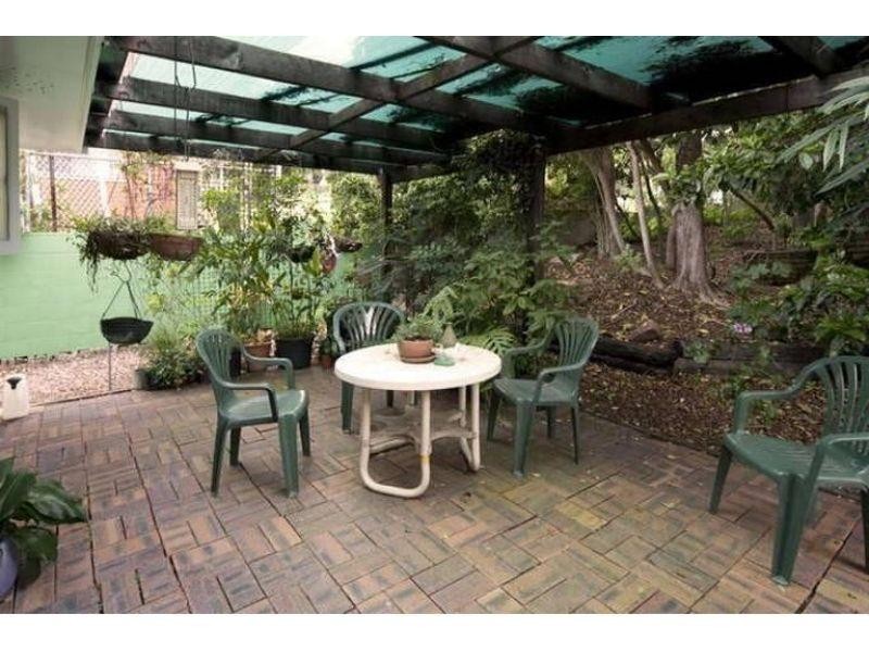 32 Long Street, Camp Hill QLD 4152