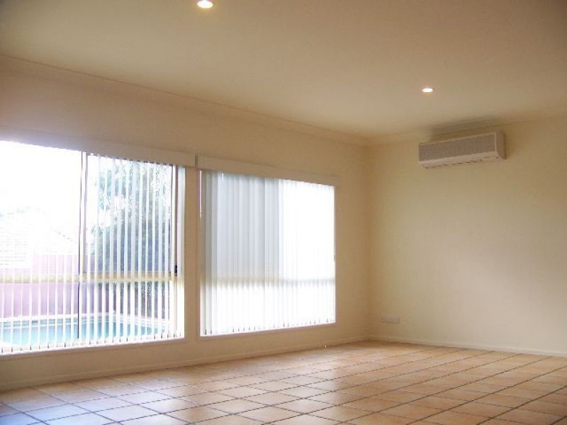 24 Glenwood Place, Moggill QLD 4070