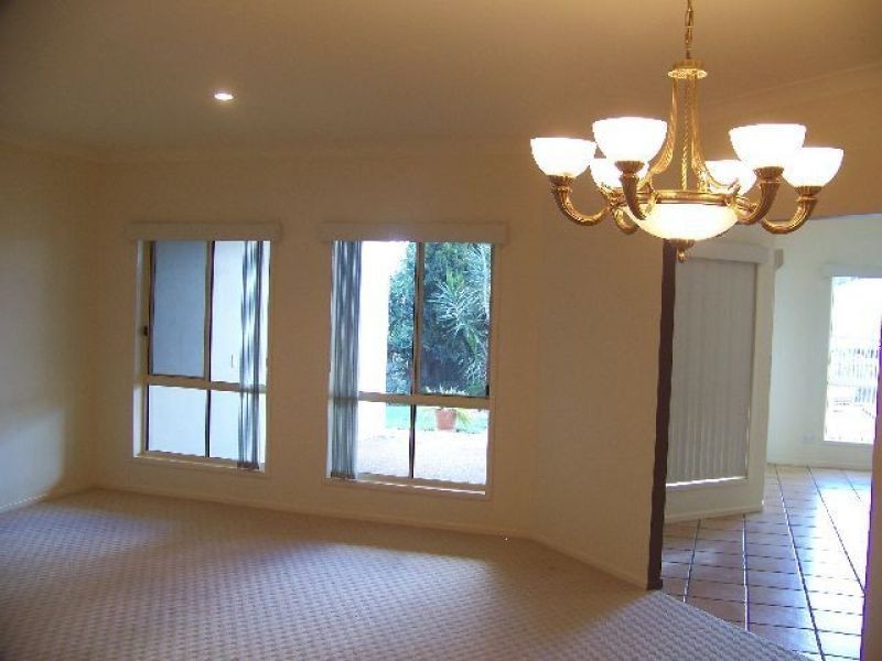 24 Glenwood Place, Moggill QLD 4070