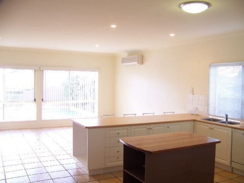 24 Glenwood Place, Moggill QLD 4070