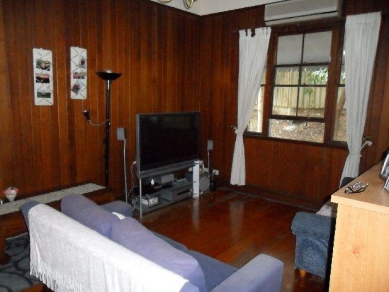 10 Sixth Avenue, Coorparoo QLD 4151