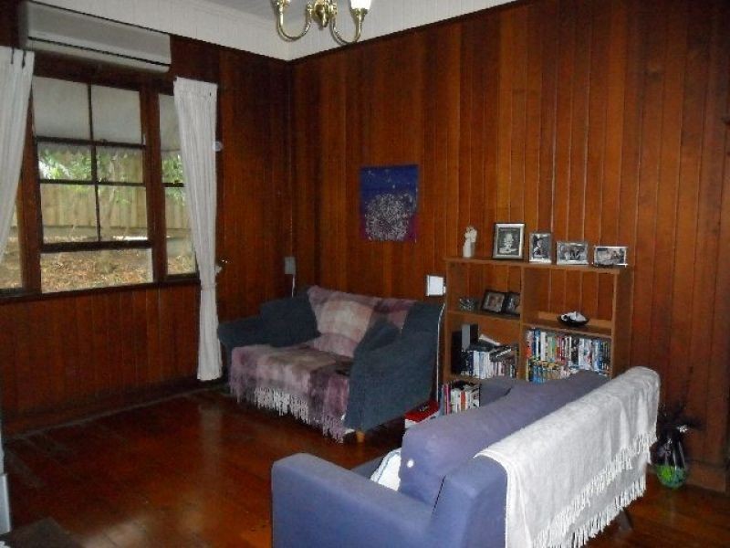 10 Sixth Avenue, Coorparoo QLD 4151