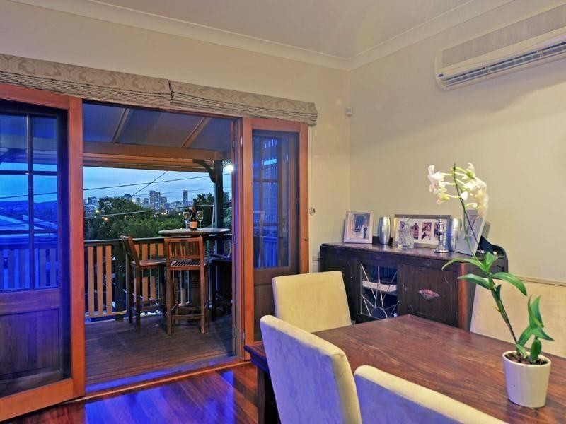 3 Macrossan Lane, Norman Park QLD 4170