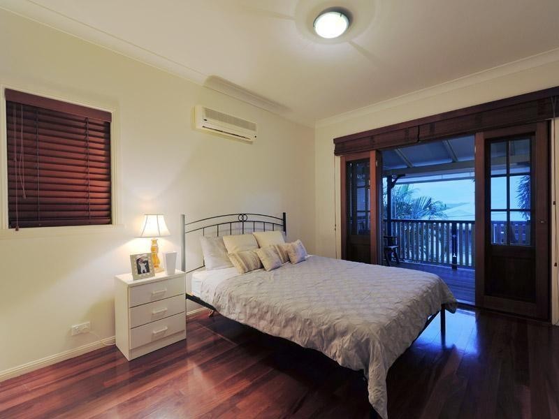 3 Macrossan Lane, Norman Park QLD 4170