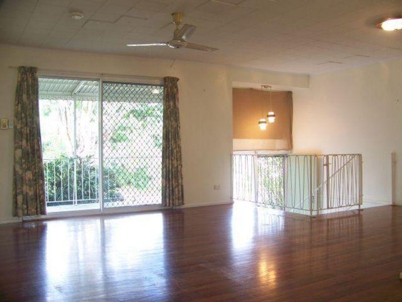 102 Niven Street, Stafford Heights QLD 4053