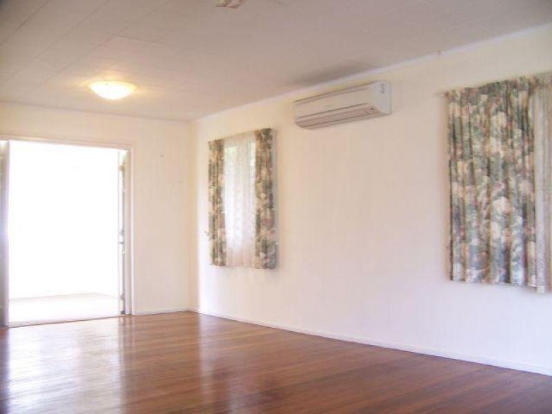 102 Niven Street, Stafford Heights QLD 4053