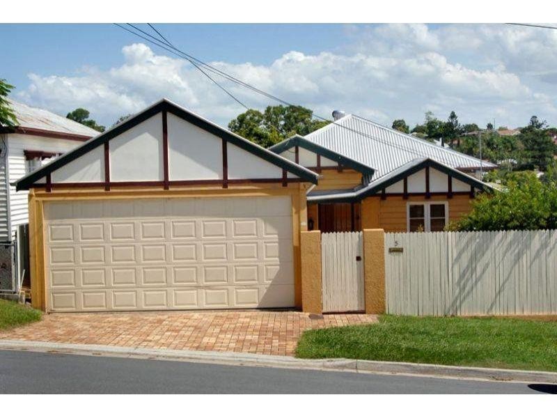 5 Howard Street, Coorparoo QLD 4151