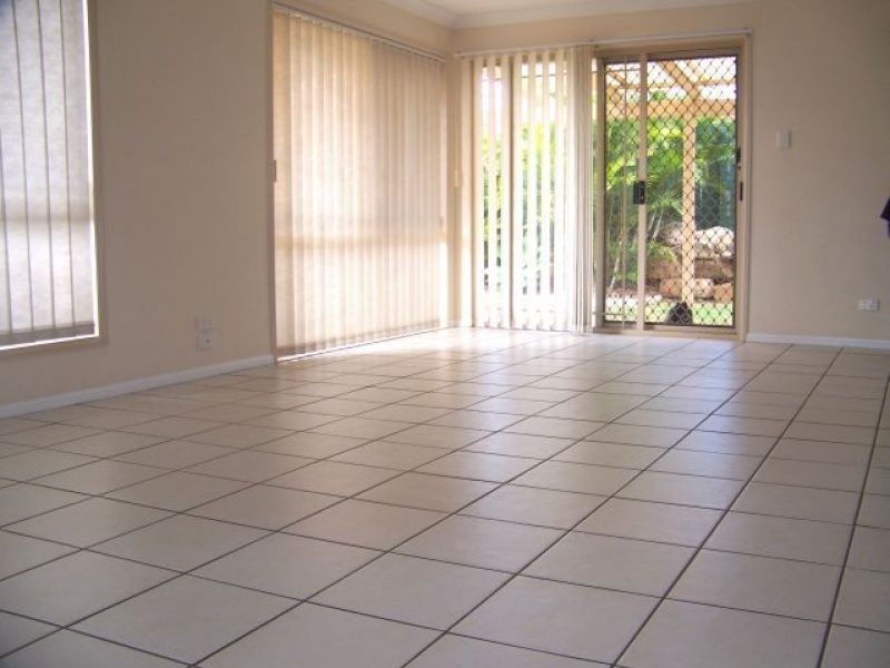 85 Oakleaf Street, Eight Mile Plains QLD 4113