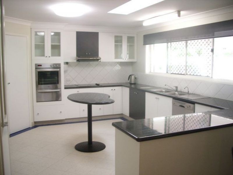 33 Canter Street, Mansfield QLD 4122