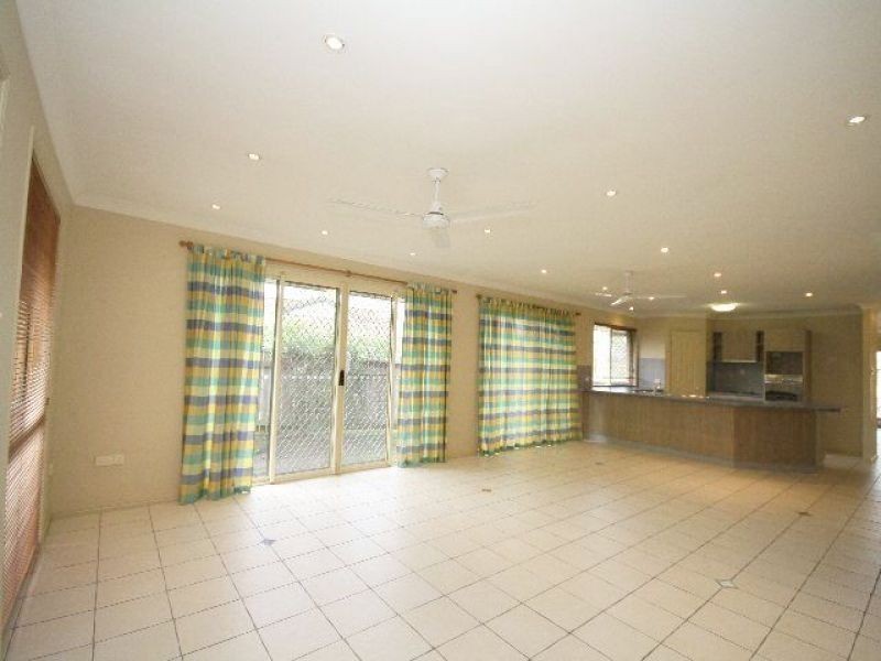 41 Hill Crescent, Carina Heights QLD 4152