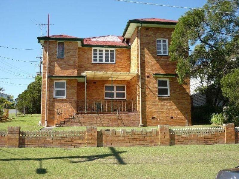 2/11 Bovelles Street, Camp Hill QLD 4152