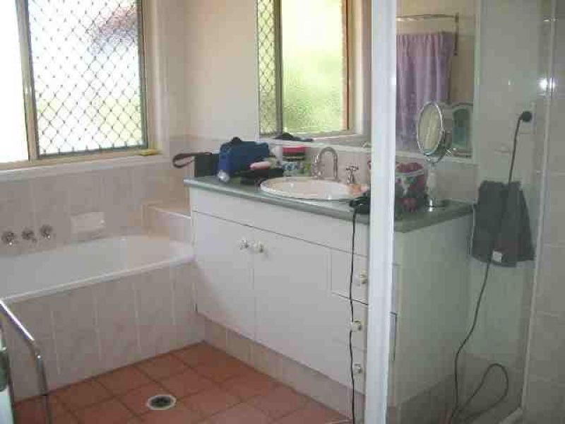 26 Dougy Place, Bellbowrie QLD 4070