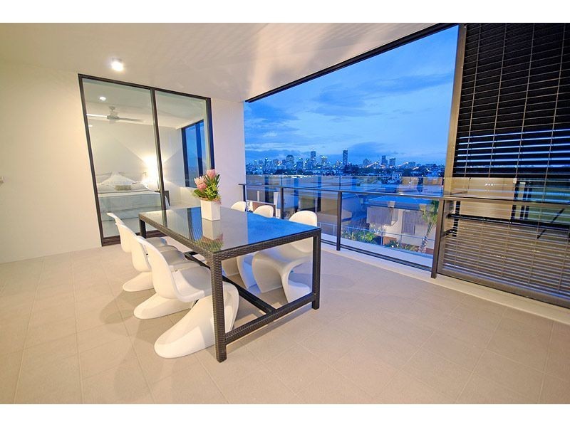 324, 90 Wynnum Road, Norman Park QLD 4170