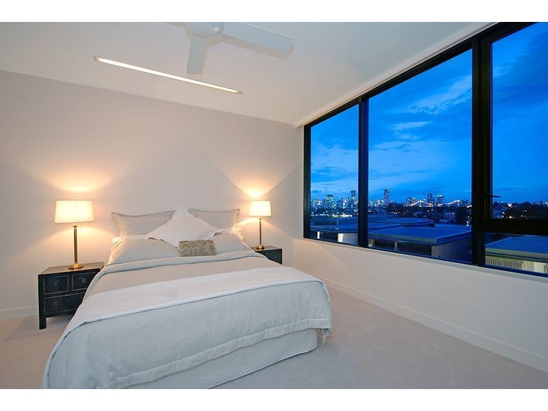 324, 90 Wynnum Road, Norman Park QLD 4170