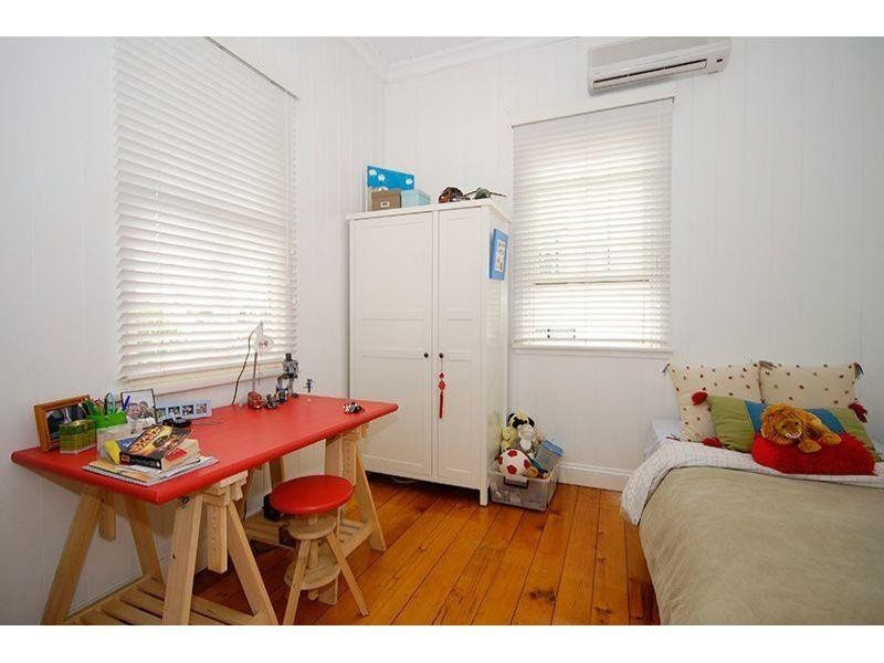 24 Main Avenue, Wilston QLD 4051