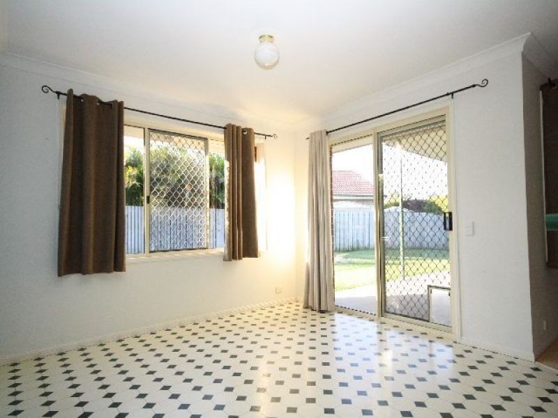 14 Chesterfield Crescent, Wellington Point QLD 4160