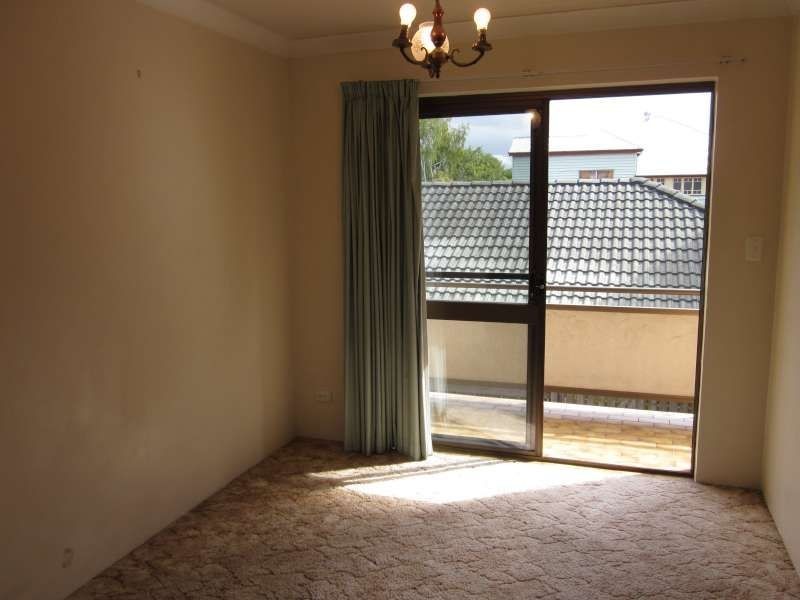 1/2 Terrace Street, Newmarket QLD 4051