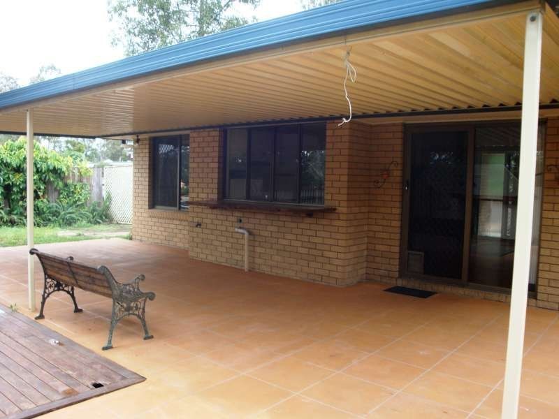 9 Eacham Street, Petrie QLD 4502