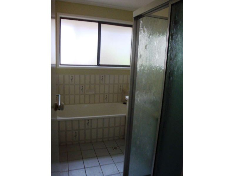 9 Eacham Street, Petrie QLD 4502