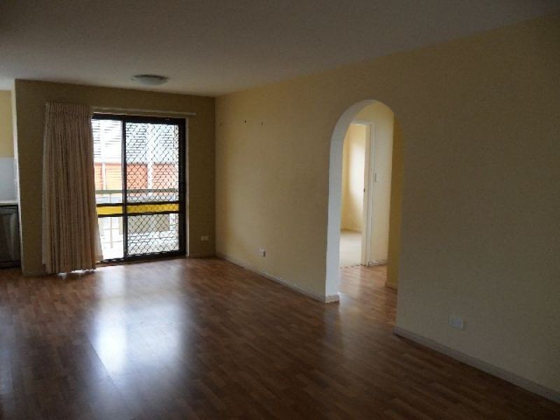 1/10 Knowsley Street, Greenslopes QLD 4120