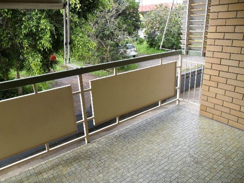 1/10 Knowsley Street, Greenslopes QLD 4120