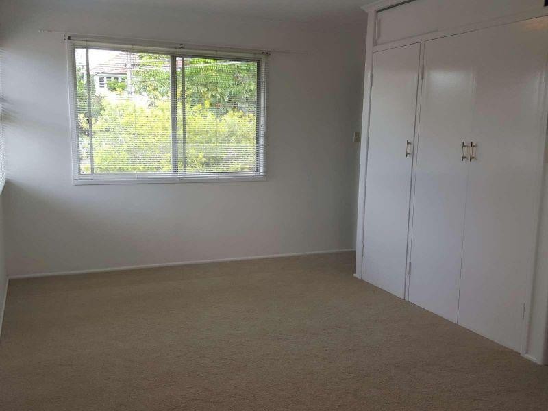 94 Highland Terrace, St Lucia QLD 4067