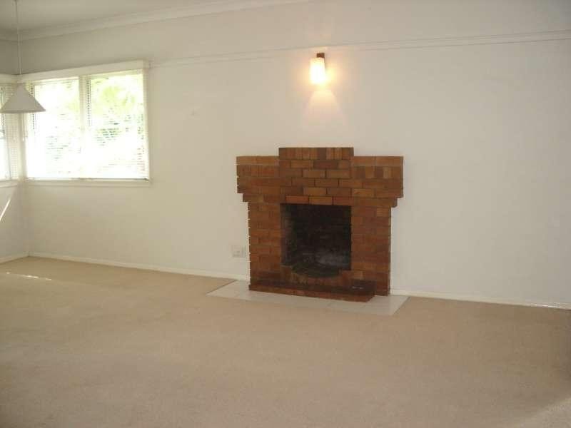 94 Highland Terrace, St Lucia QLD 4067