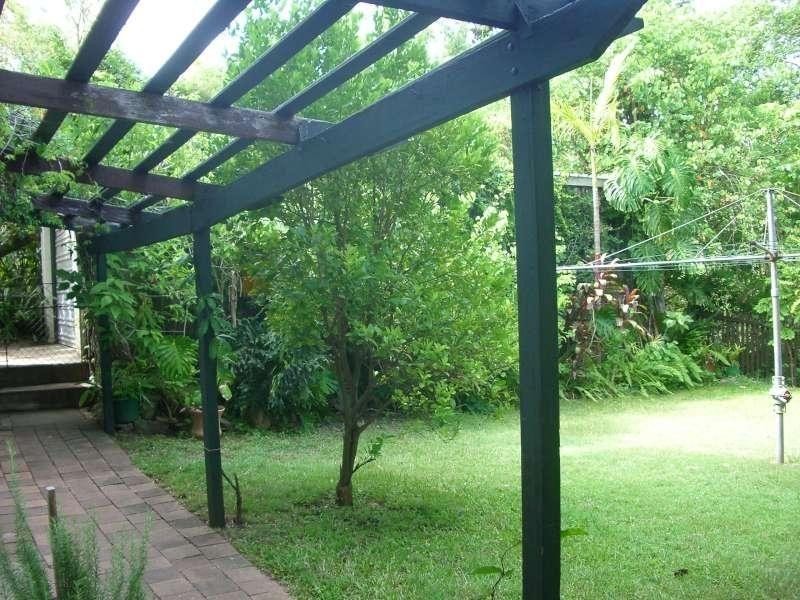94 Highland Terrace, St Lucia QLD 4067