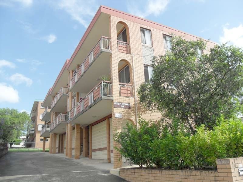 1/31 Ninth Avenue, Coorparoo QLD 4151