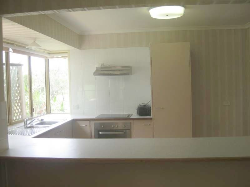 102 Cadogan Street, Carindale QLD 4152