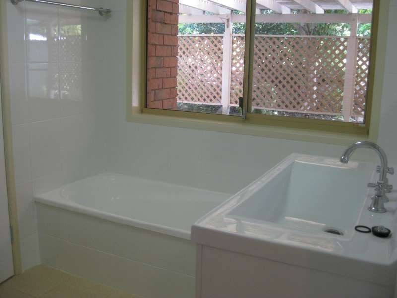 102 Cadogan Street, Carindale QLD 4152