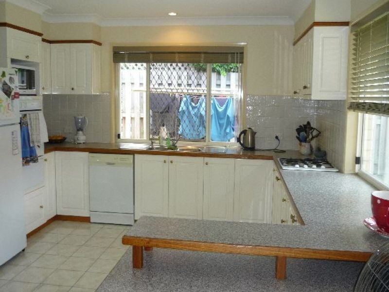 18 Pleasant Place, Wishart QLD 4122