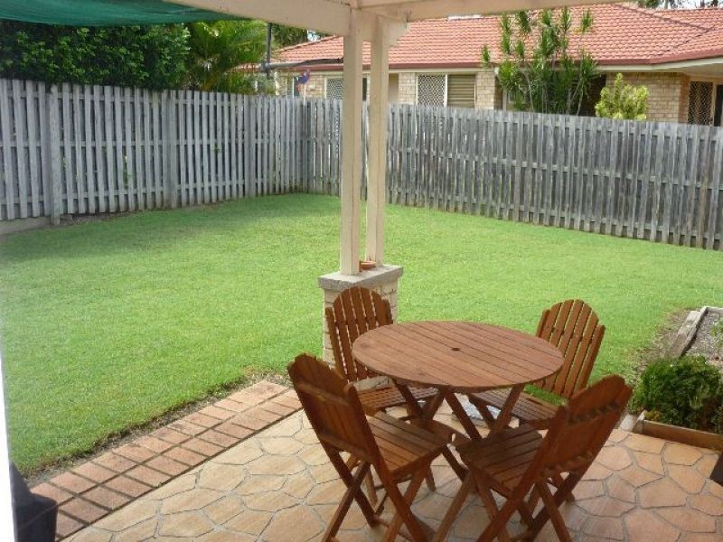 18 Pleasant Place, Wishart QLD 4122