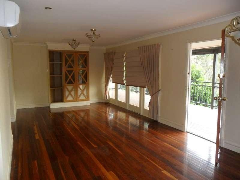 366 Nursery Road, Holland Park QLD 4121