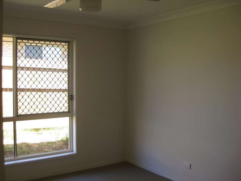 1, 17 Burns Parade, Kallangur QLD 4503