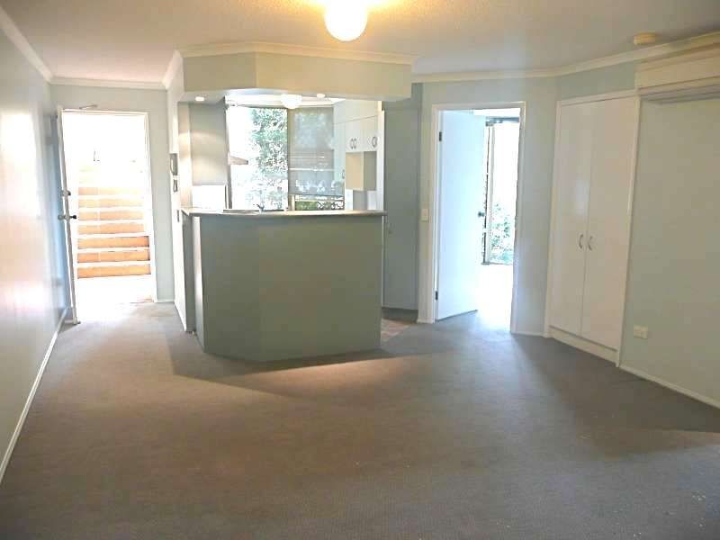 5/15 Clarence Road, Indooroopilly QLD 4068